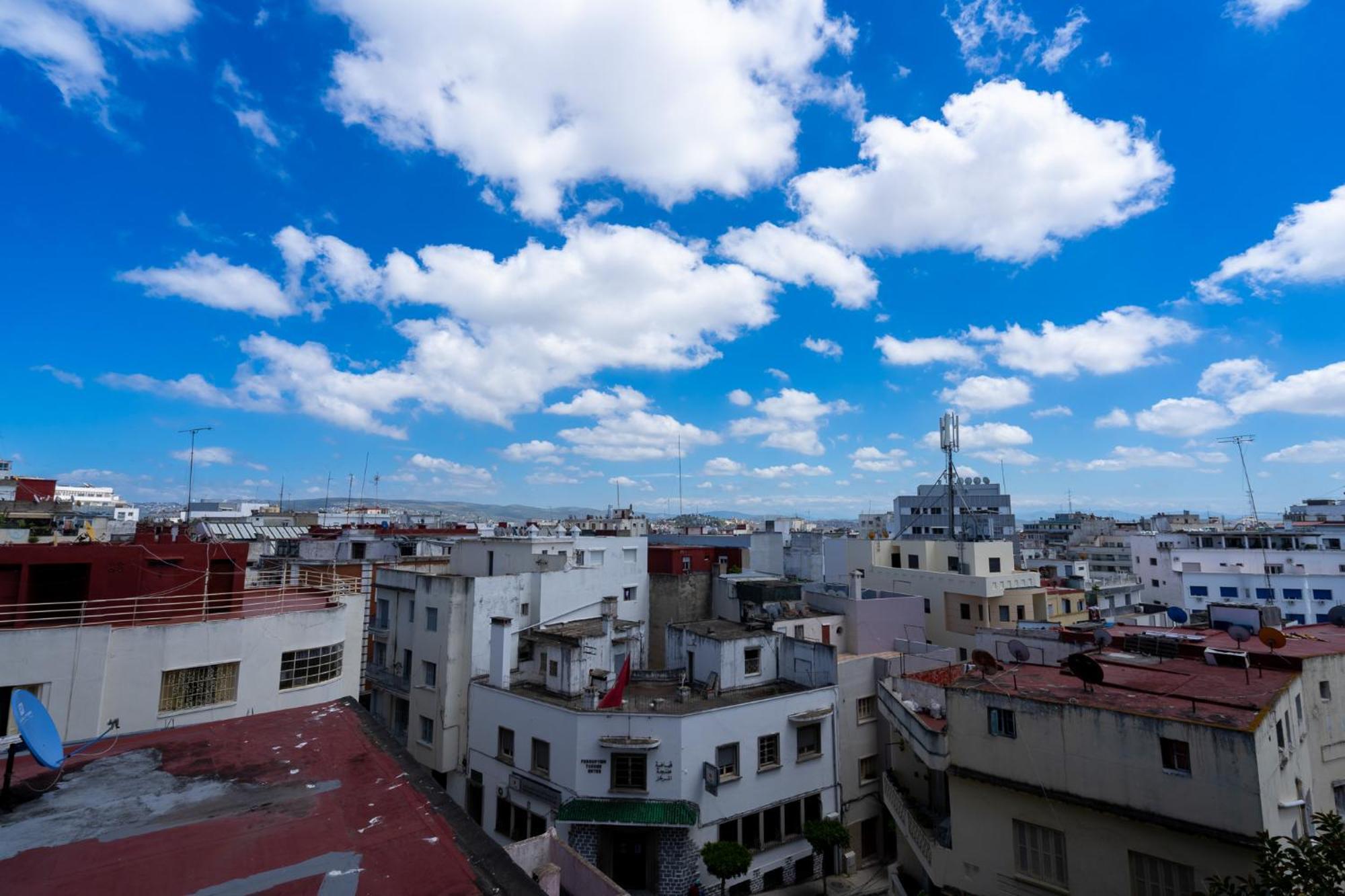 Appartement Ensolleille Au Coeur De Tanger Bagian luar foto