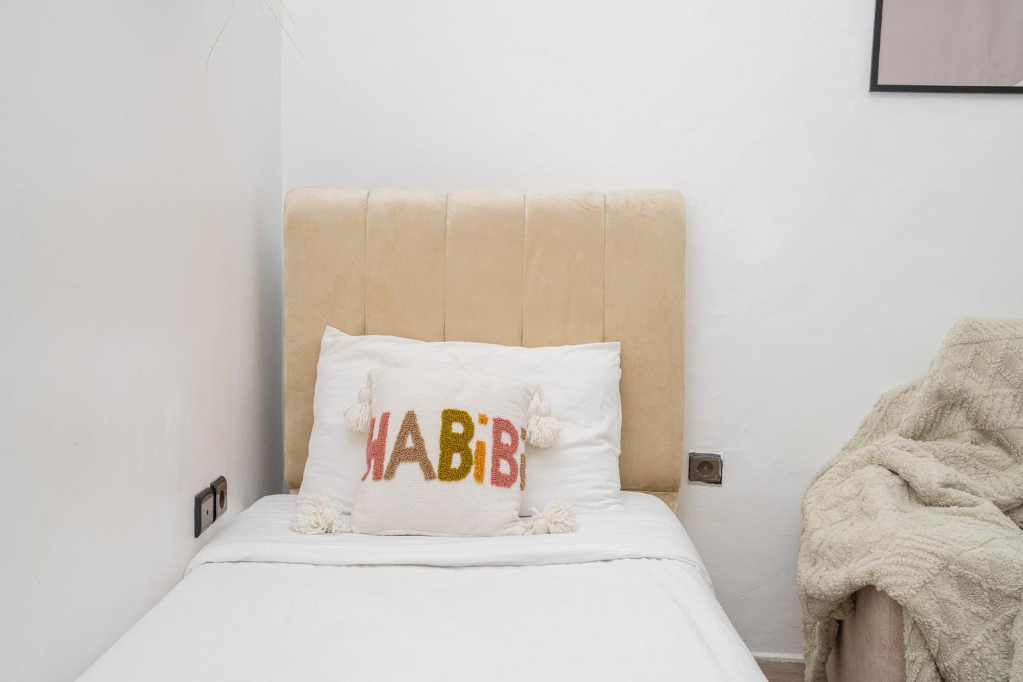 Appartement Ensolleille Au Coeur De Tanger Bagian luar foto