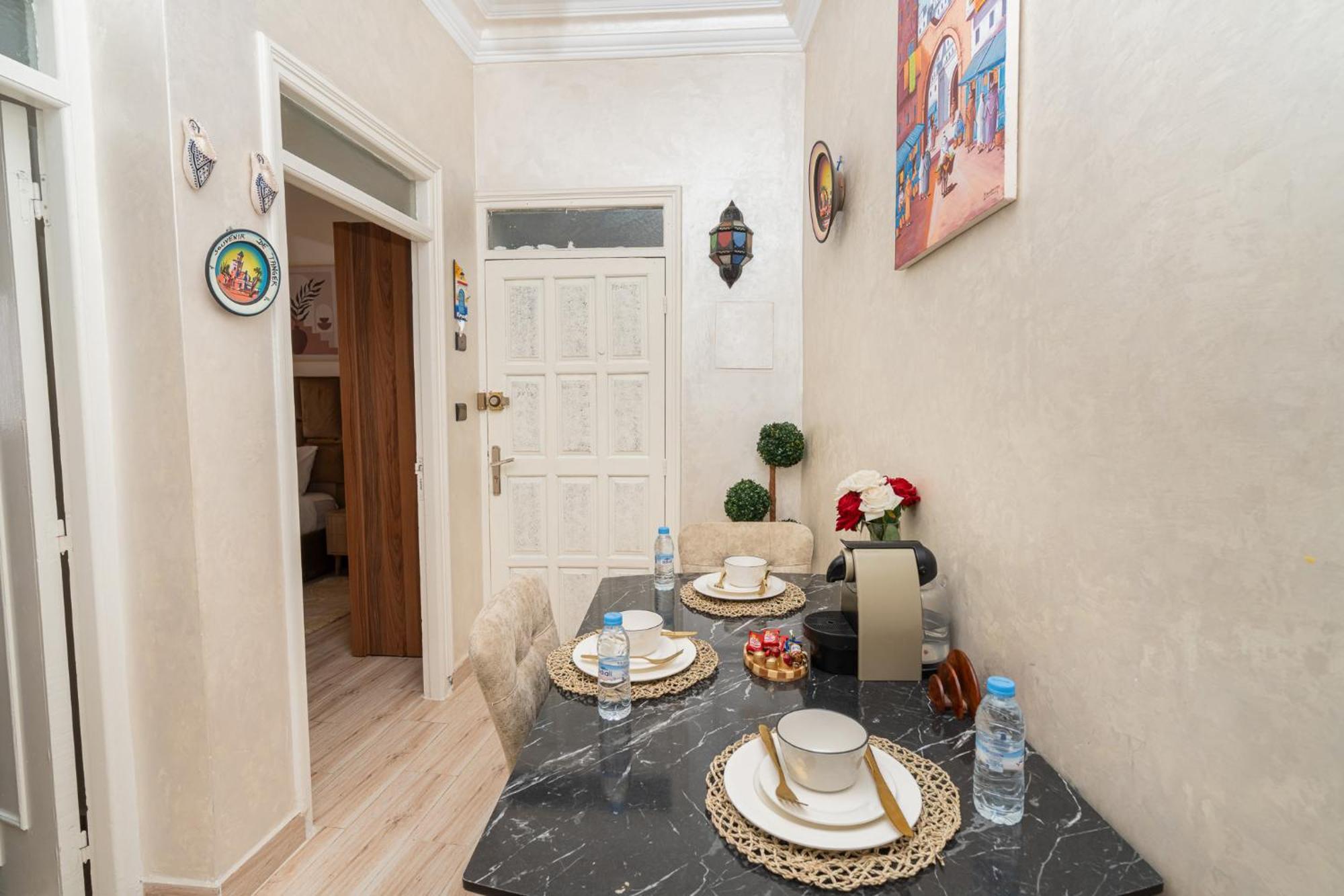 Appartement Ensolleille Au Coeur De Tanger Bagian luar foto