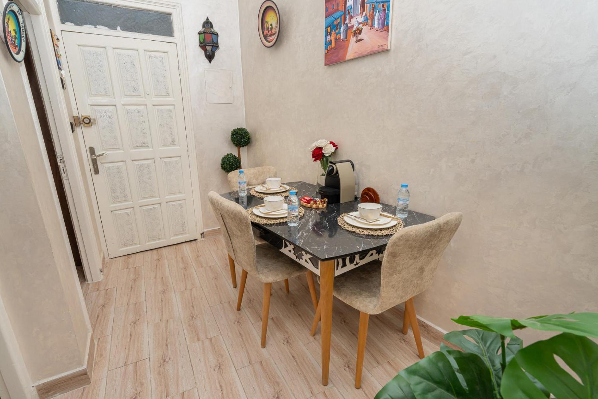 Appartement Ensolleille Au Coeur De Tanger Bagian luar foto